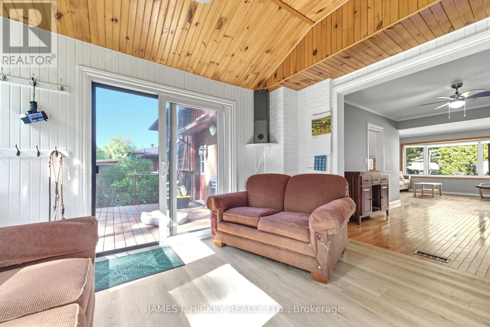 119 Frontenac Crescent, Deep River, Ontario  K0J 1P0 - Photo 18 - X12414977