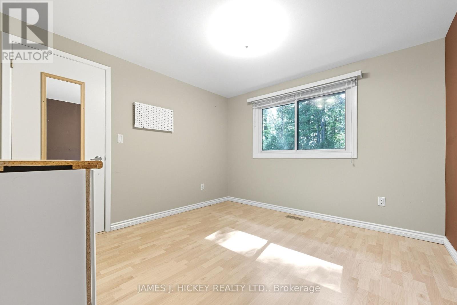 119 Frontenac Crescent, Deep River, Ontario  K0J 1P0 - Photo 26 - X12414977
