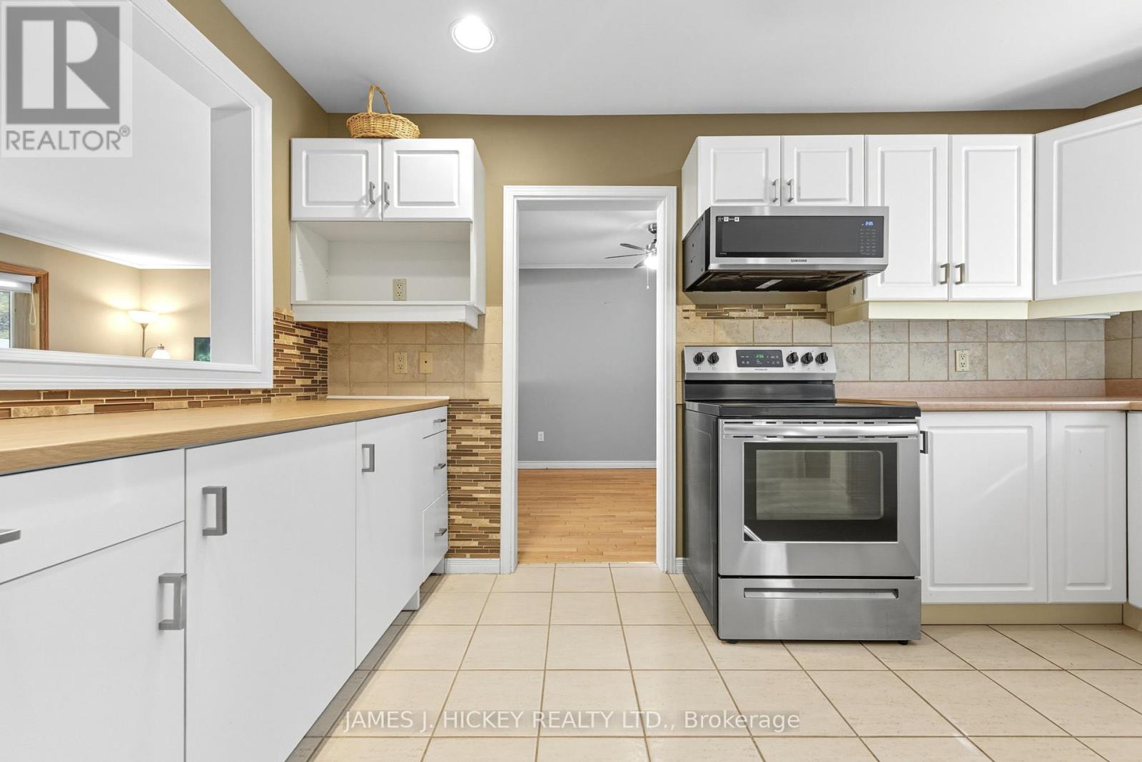 119 Frontenac Crescent, Deep River, Ontario  K0J 1P0 - Photo 6 - X12414977