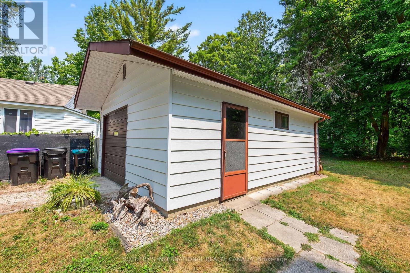 37 Park Road, Tiny, Ontario  L0L 1P1 - Photo 21 - S12414804