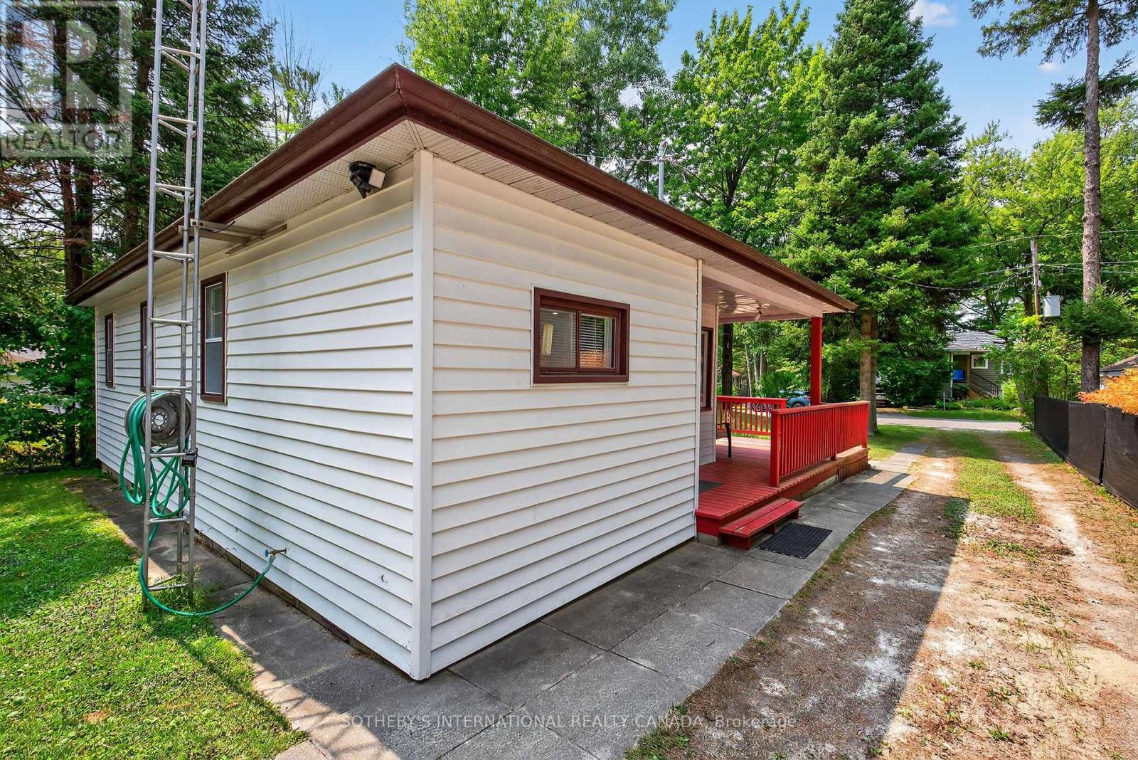 37 Park Road, Tiny, Ontario  L0L 1P1 - Photo 26 - S12414804
