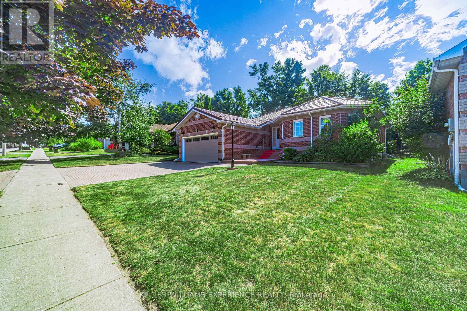 8 Kell Place, Barrie, Ontario  L4N 9K3 - Photo 2 - S12414862
