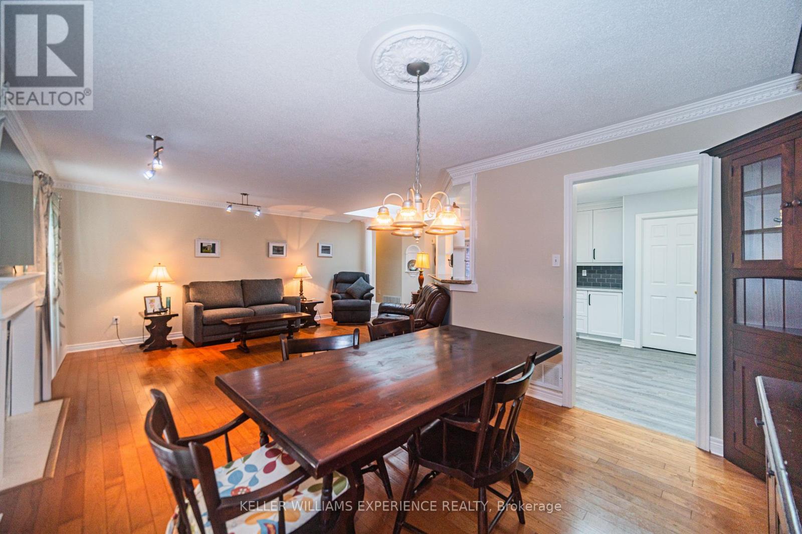 8 Kell Place, Barrie, Ontario  L4N 9K3 - Photo 7 - S12414862