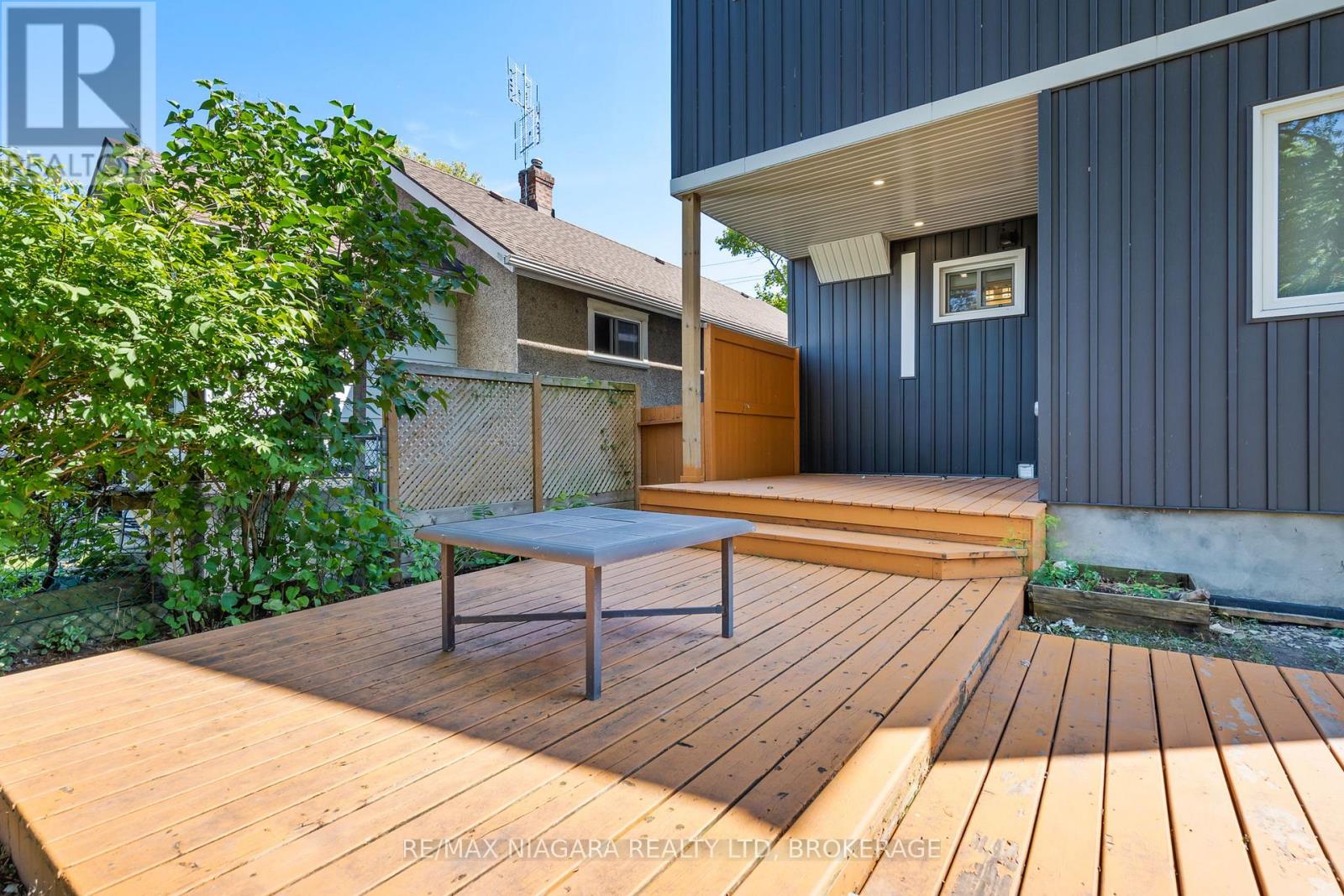 28 Fielden Avenue, Port Colborne (Sugarloaf), Ontario  L3K 4S9 - Photo 22 - X12414968