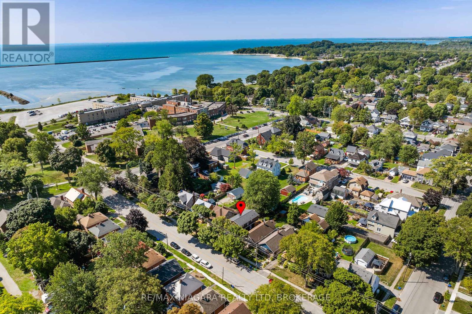 28 Fielden Avenue, Port Colborne (Sugarloaf), Ontario  L3K 4S9 - Photo 3 - X12414968