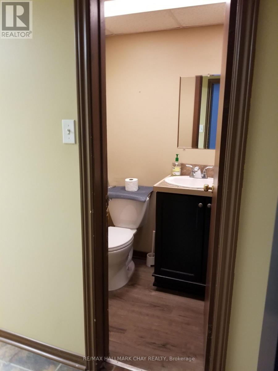 Front Ground Level Unit - 17 Queen Street S, New Tecumseth, Ontario  L0G 1W0 - Photo 5 - N12325477