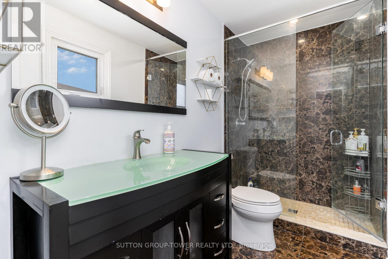 293 London Road, Newmarket (Bristol-London), Ontario  L3Y 6L3 - Photo 20 - N12408121
