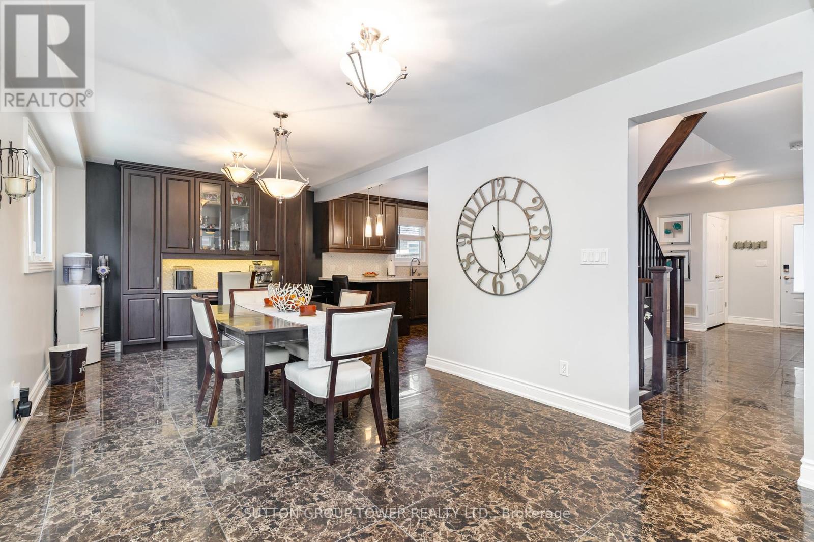 293 London Road, Newmarket (Bristol-London), Ontario  L3Y 6L3 - Photo 10 - N12408121