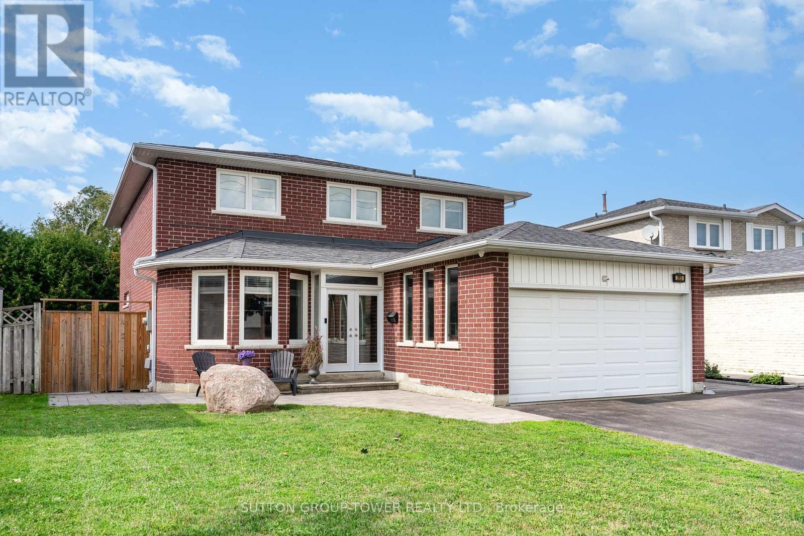 293 London Road, Newmarket (Bristol-London), Ontario  L3Y 6L3 - Photo 3 - N12408121