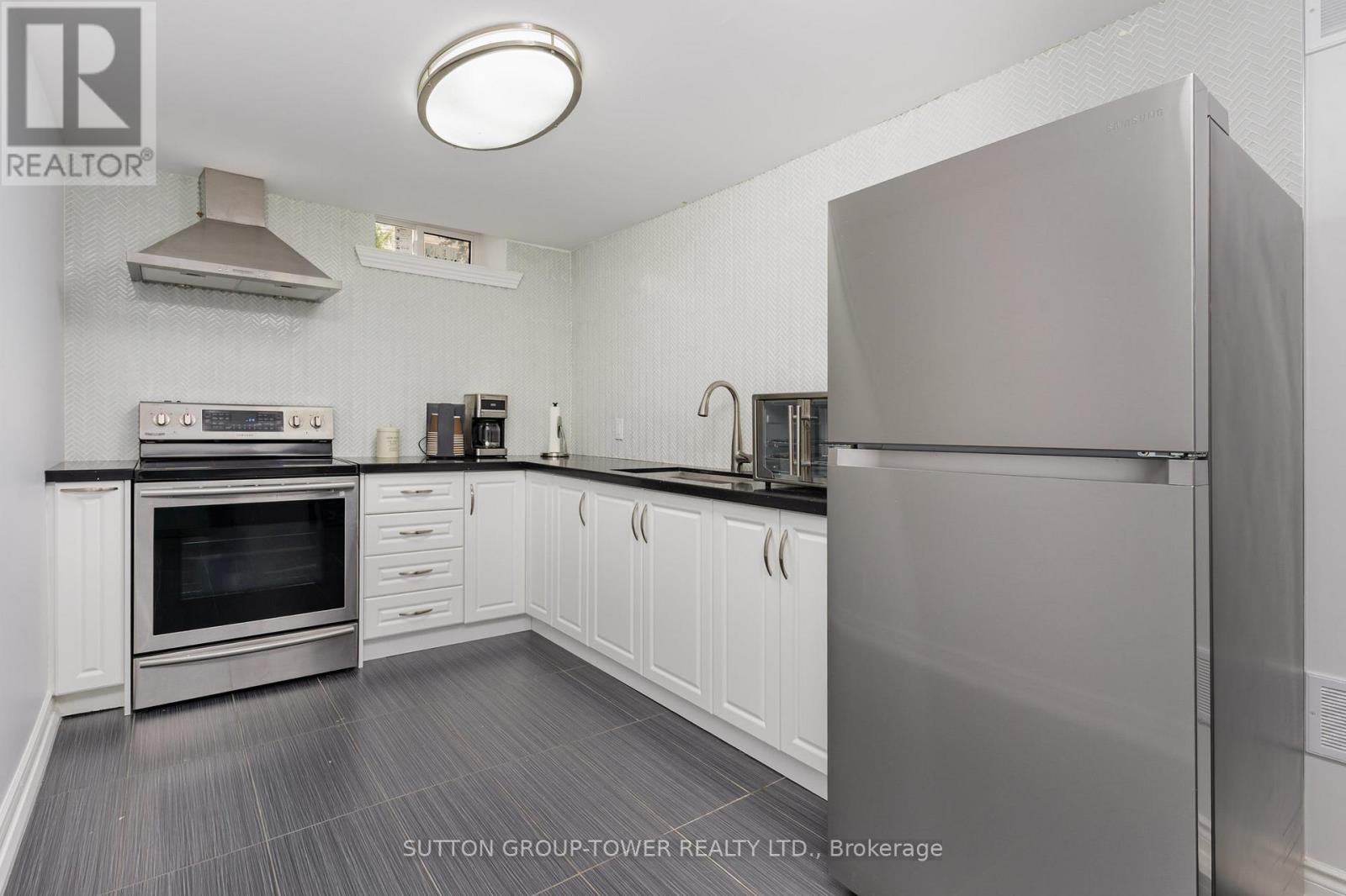 293 London Road, Newmarket (Bristol-London), Ontario  L3Y 6L3 - Photo 30 - N12408121