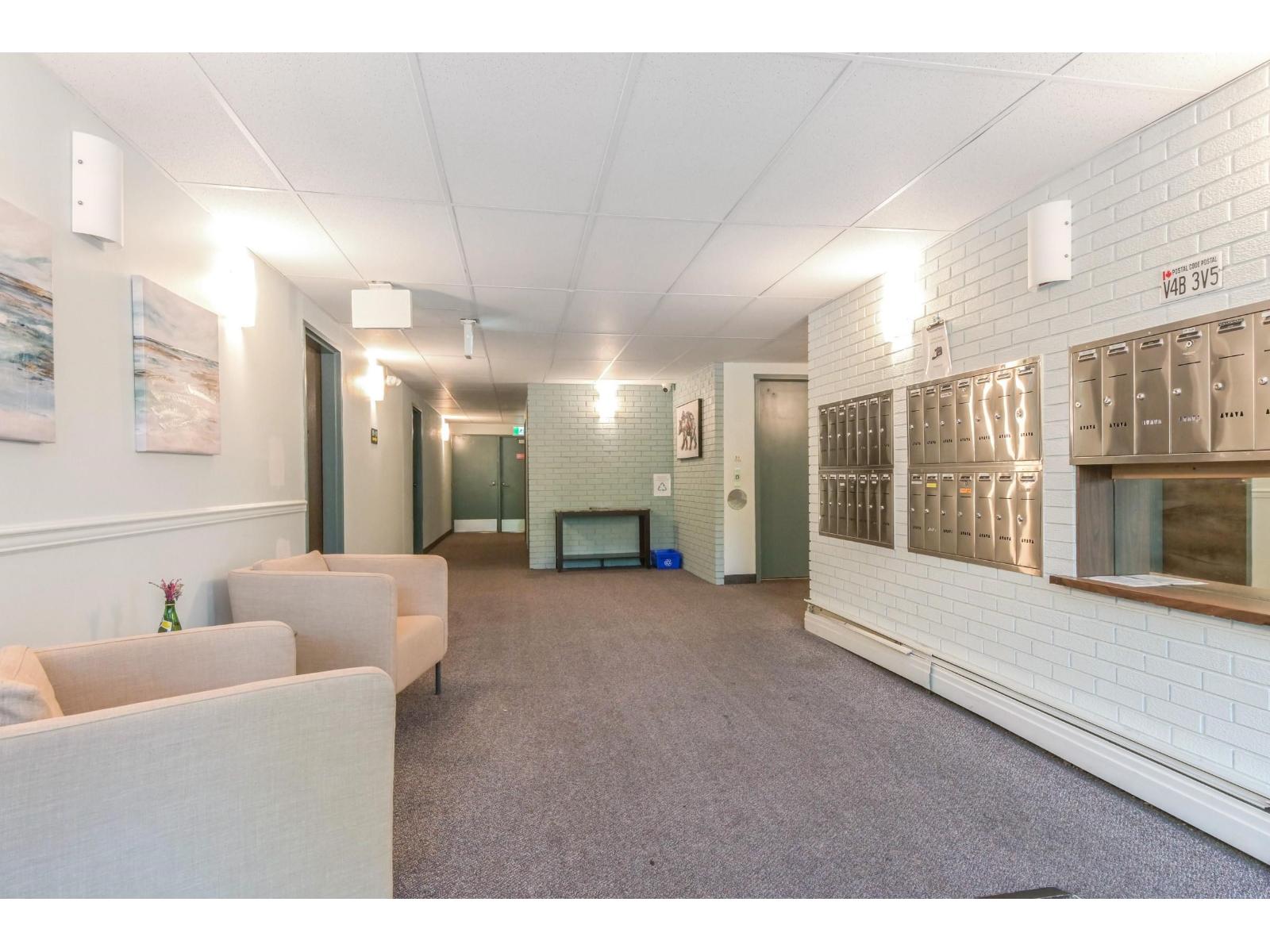 302 1442 Blackwood Street, White Rock, British Columbia  V4B 3V5 - Photo 4 - R3049564