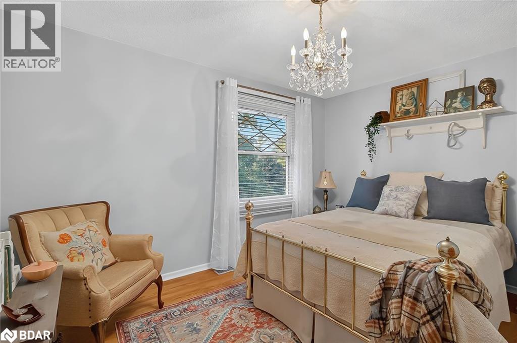 Photo 11 of 24 for 1 Jason Court