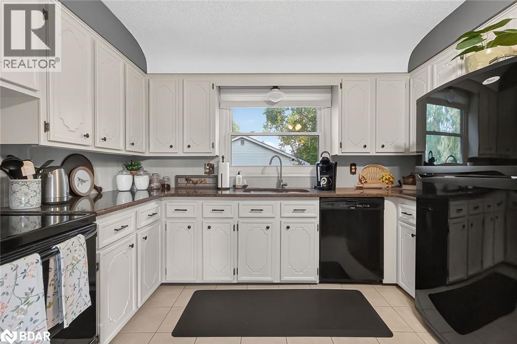 Photo 5 of 24 for 1 Jason Court