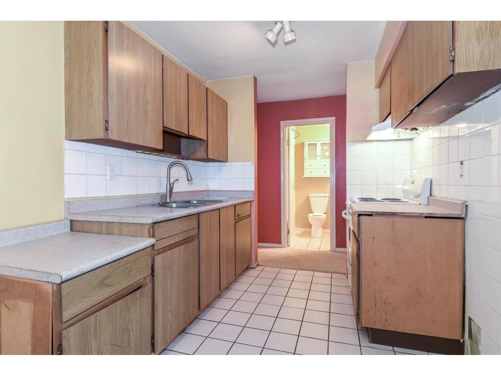 302 1442 Blackwood Street, White Rock, British Columbia  V4B 3V5 - Photo 9 - R3049564