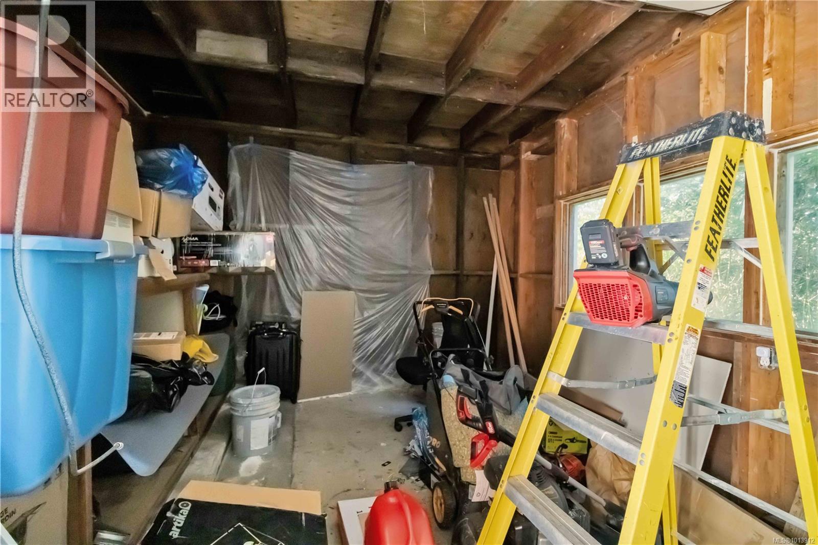 727 Chesterlea Rd, Saanich, British Columbia  V8X 3R5 - Photo 39 - 1013912