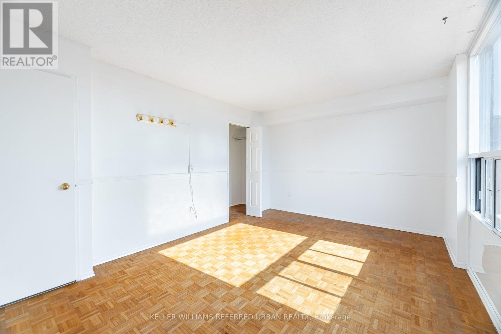 404 - 1515 Lakeshore Road E, Mississauga, Ontario  L5E 3E3 - Photo 20 - W12414774