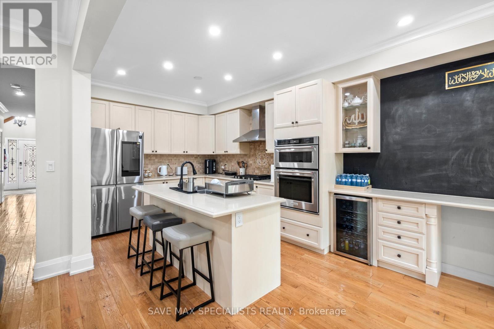 21 Isaac Devins Boulevard, Toronto, Ontario  M9M 0C7 - Photo 16 - W12414778