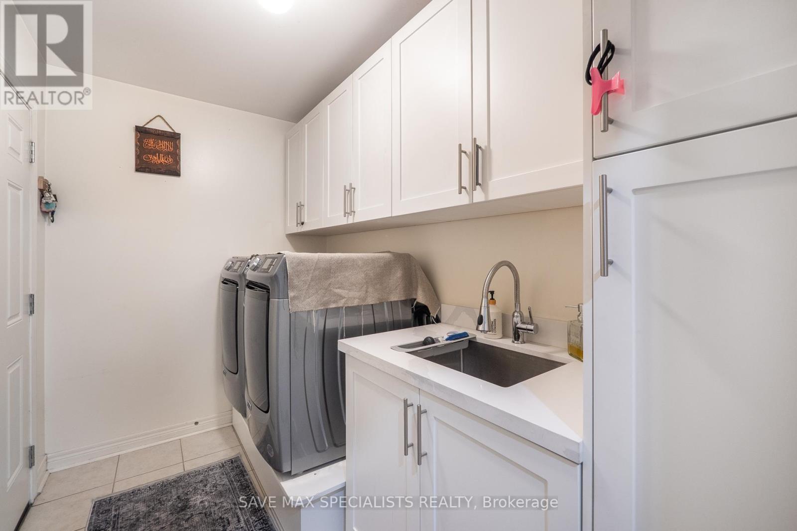 21 Isaac Devins Boulevard, Toronto, Ontario  M9M 0C7 - Photo 24 - W12414778