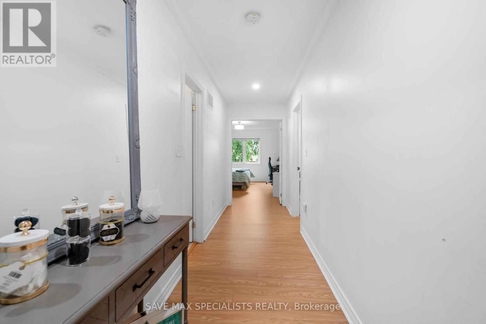 21 Isaac Devins Boulevard, Toronto, Ontario  M9M 0C7 - Photo 26 - W12414778