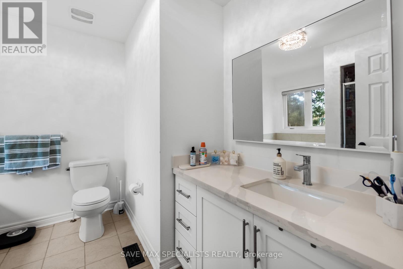 21 Isaac Devins Boulevard, Toronto, Ontario  M9M 0C7 - Photo 31 - W12414778