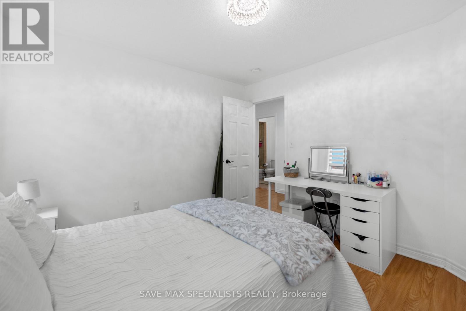21 Isaac Devins Boulevard, Toronto, Ontario  M9M 0C7 - Photo 38 - W12414778