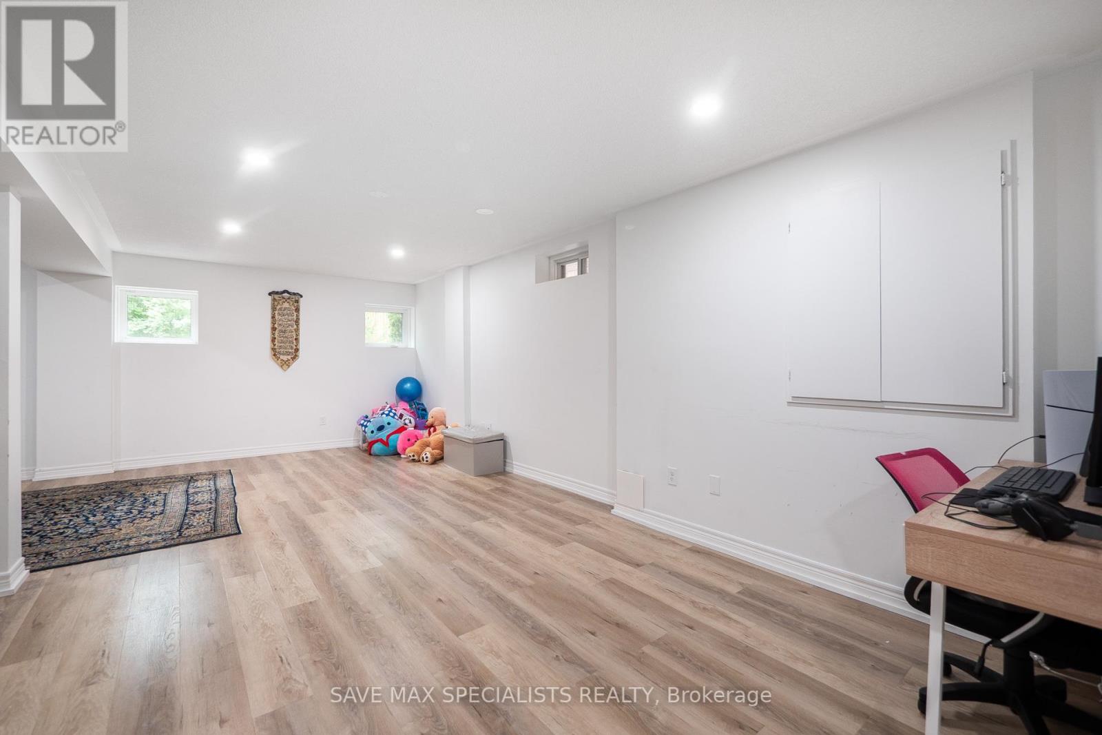 21 Isaac Devins Boulevard, Toronto, Ontario  M9M 0C7 - Photo 42 - W12414778