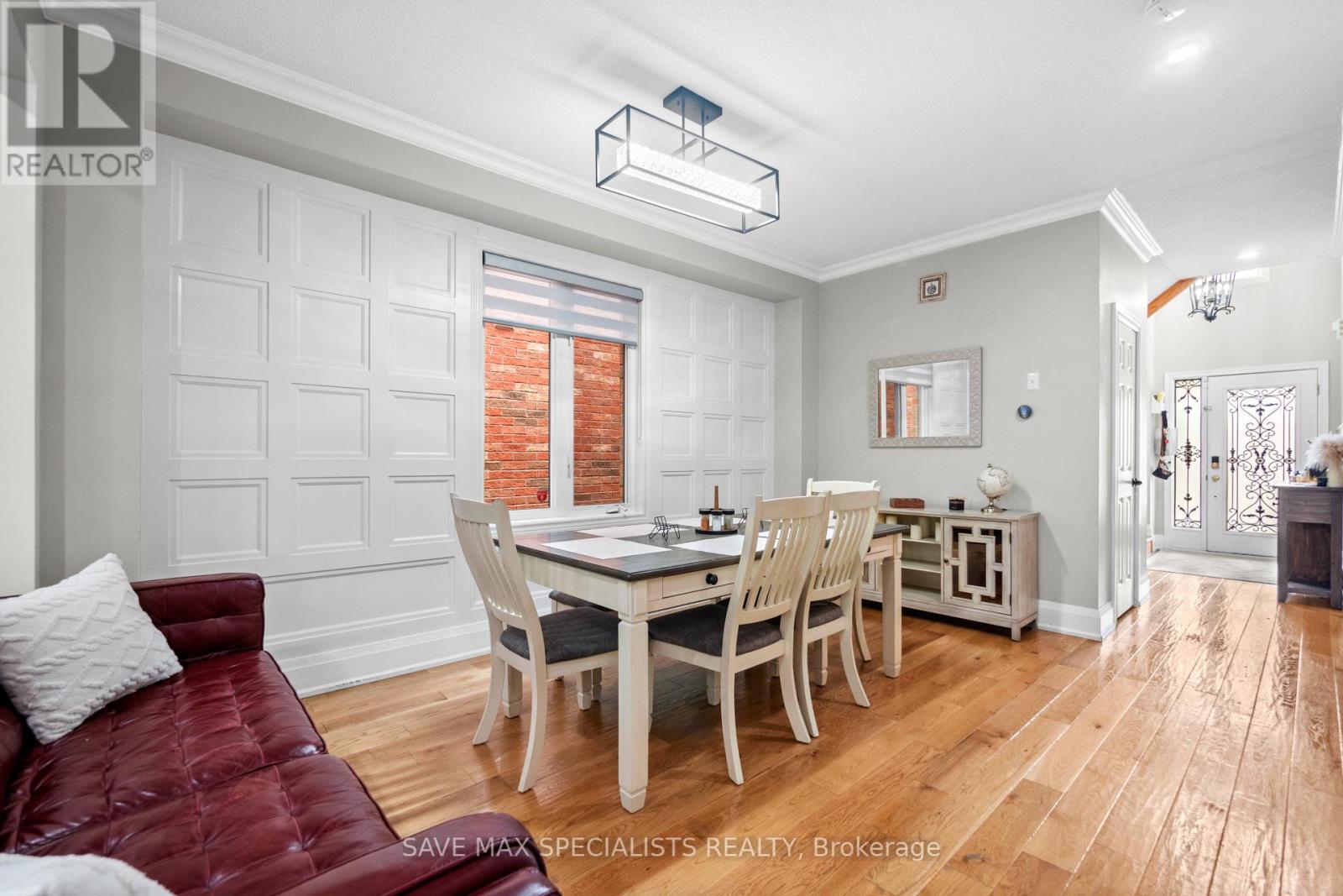 21 Isaac Devins Boulevard, Toronto, Ontario  M9M 0C7 - Photo 9 - W12414778