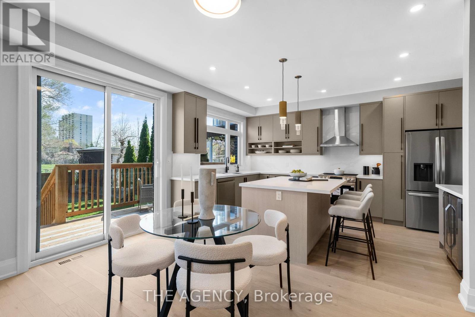 41 St Andrews Boulevard, Toronto, Ontario  M9R 1W2 - Photo 11 - W12414796