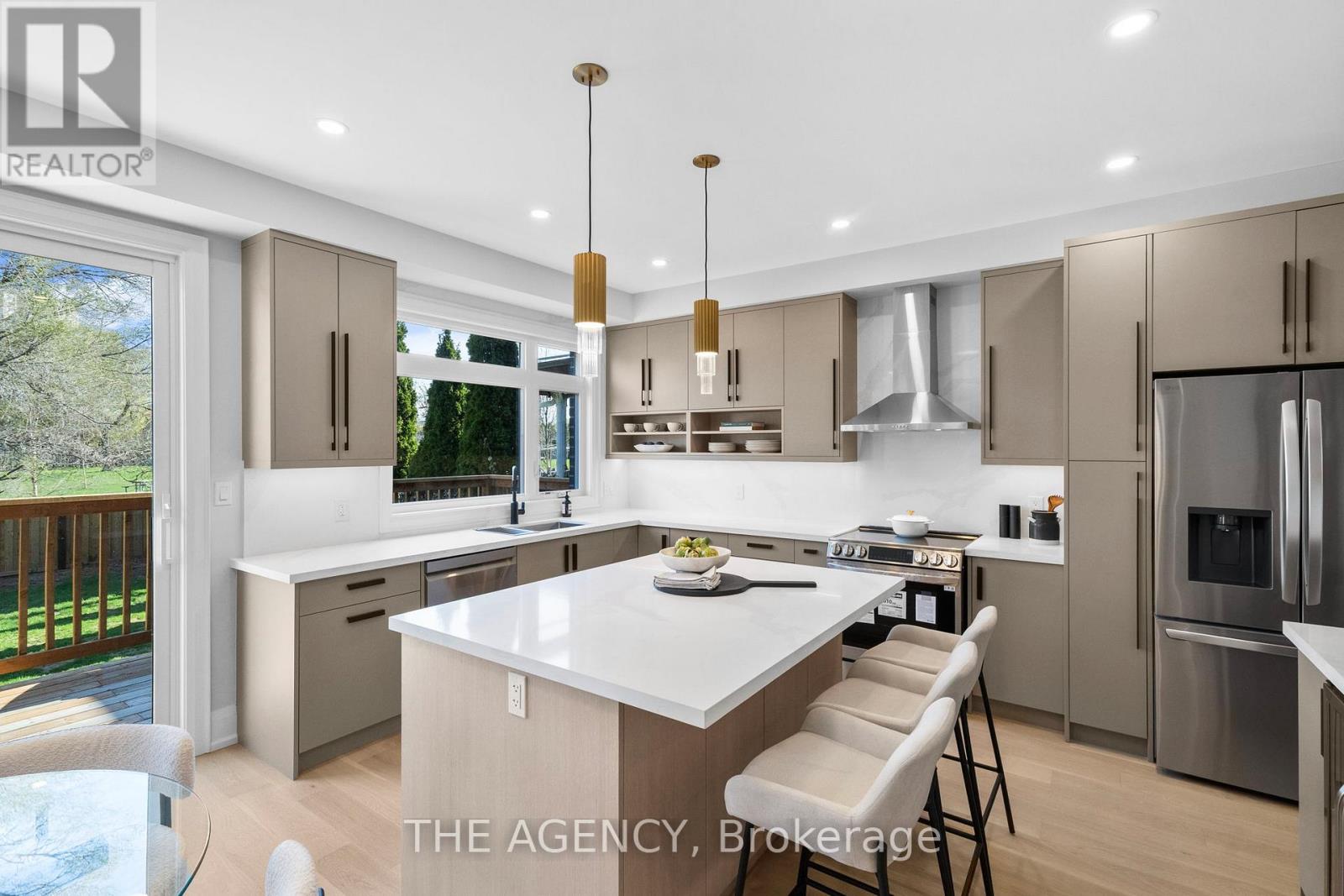 41 St Andrews Boulevard, Toronto, Ontario  M9R 1W2 - Photo 14 - W12414796