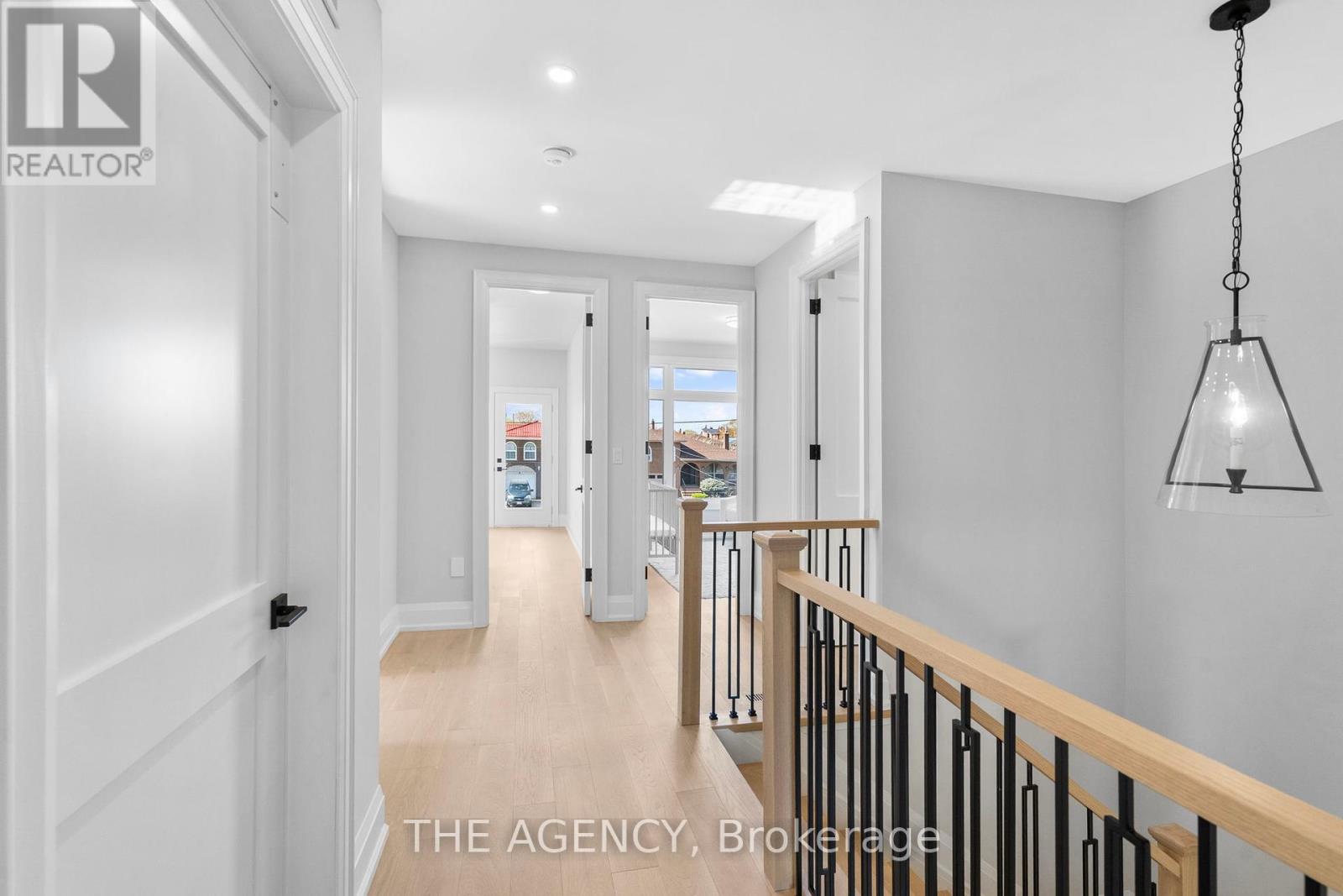 41 St Andrews Boulevard, Toronto, Ontario  M9R 1W2 - Photo 23 - W12414796