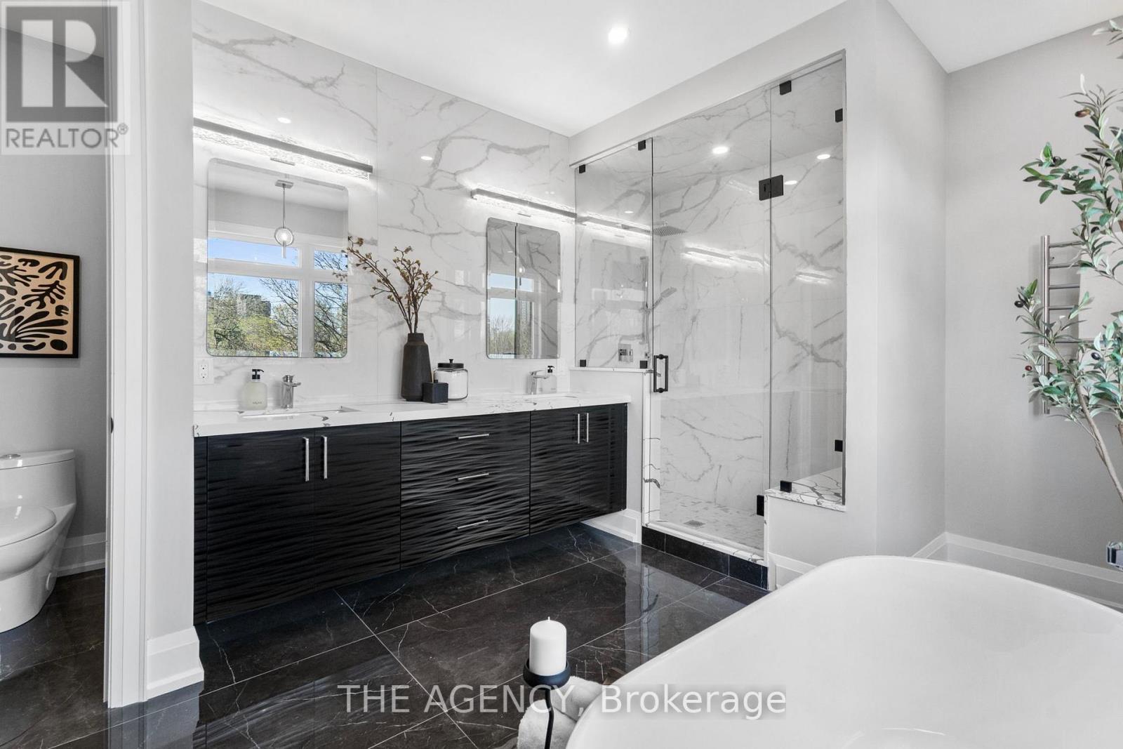 41 St Andrews Boulevard, Toronto, Ontario  M9R 1W2 - Photo 32 - W12414796