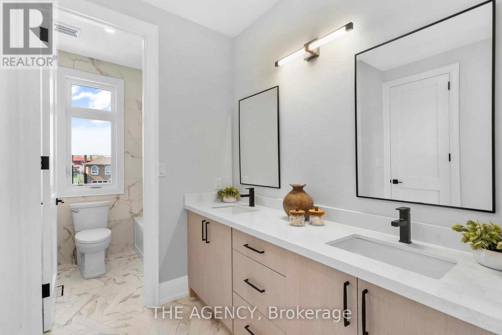41 St Andrews Boulevard, Toronto, Ontario  M9R 1W2 - Photo 38 - W12414796