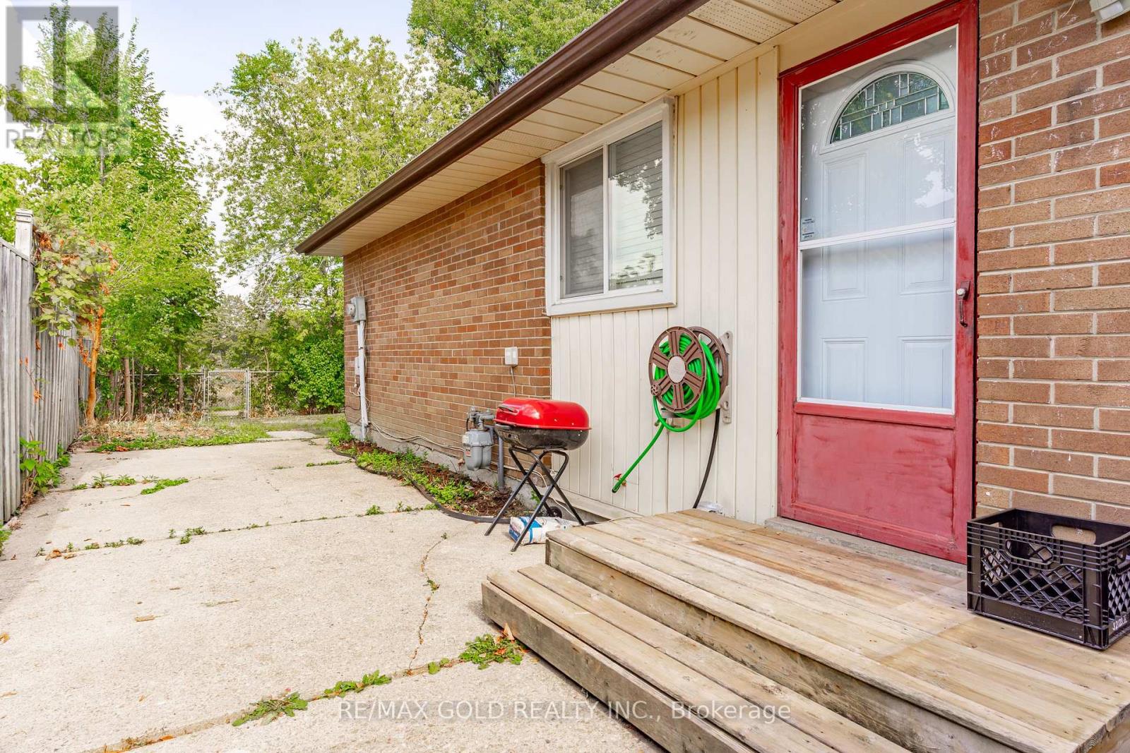 4 Deeside Crescent, Brampton, Ontario  L6T 3L7 - Photo 35 - W12414821