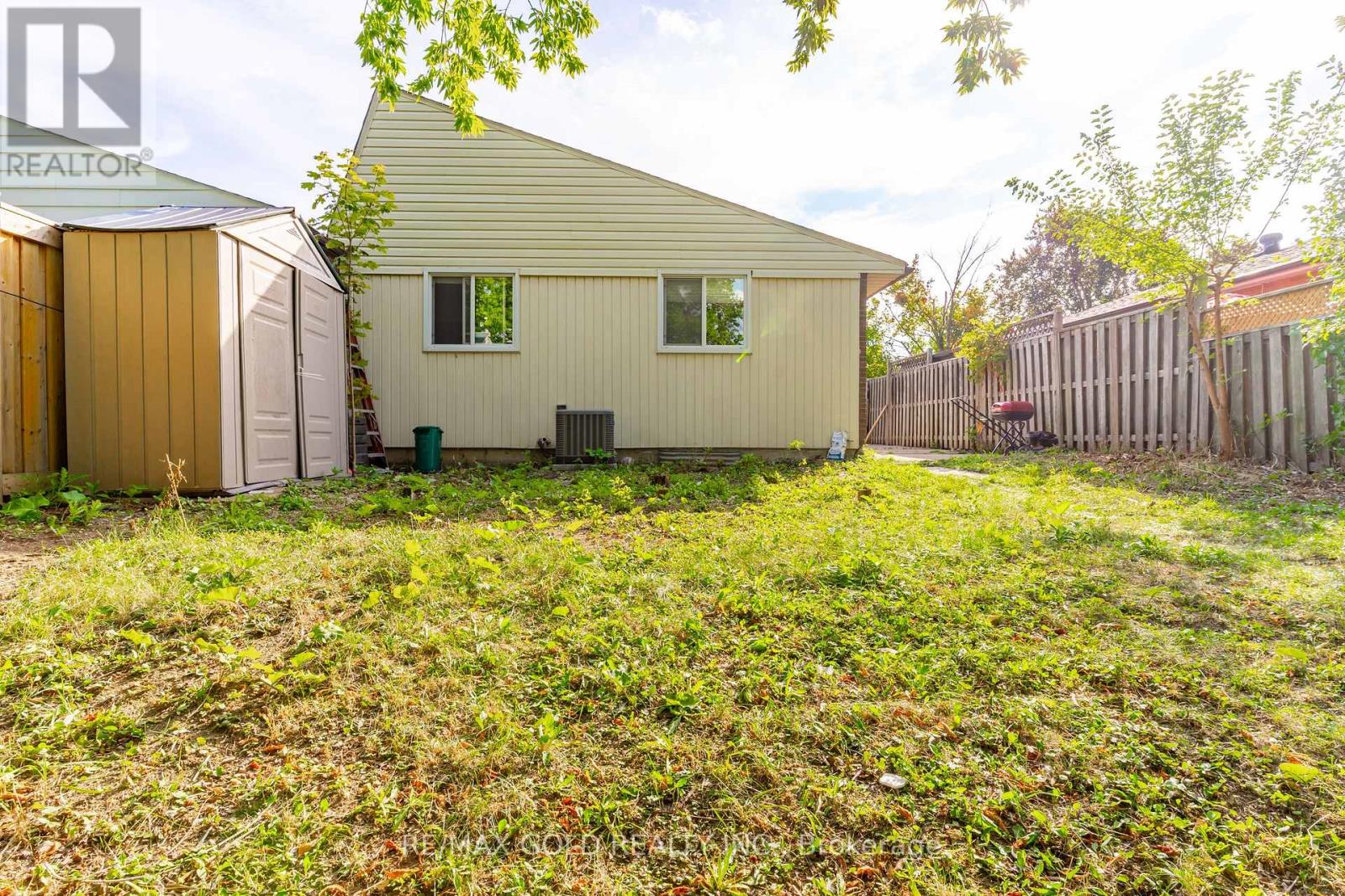 4 Deeside Crescent, Brampton, Ontario  L6T 3L7 - Photo 37 - W12414821