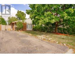 4 DEESIDE CRESCENT, Brampton, Ontario