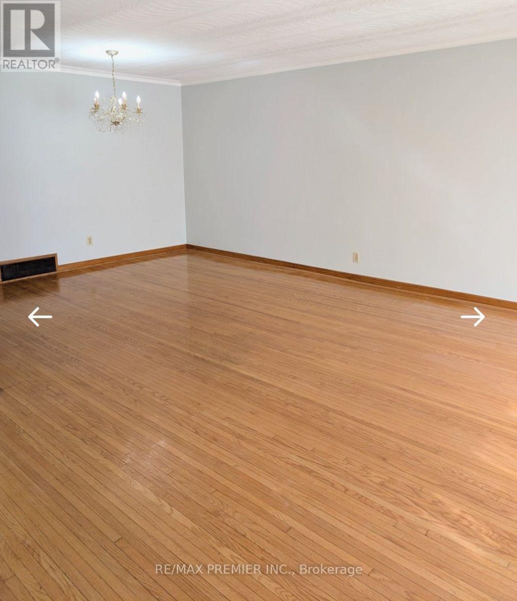 Main Floor - 71 Sorlyn Avenue, Toronto, Ontario  M6L 1H7 - Photo 5 - W12414844