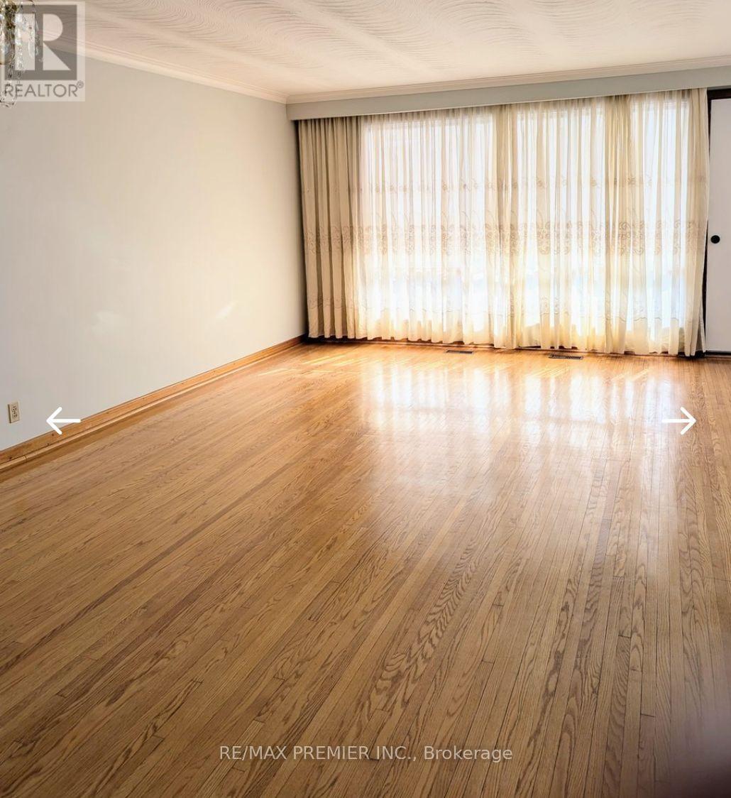 Main Floor - 71 Sorlyn Avenue, Toronto, Ontario  M6L 1H7 - Photo 6 - W12414844