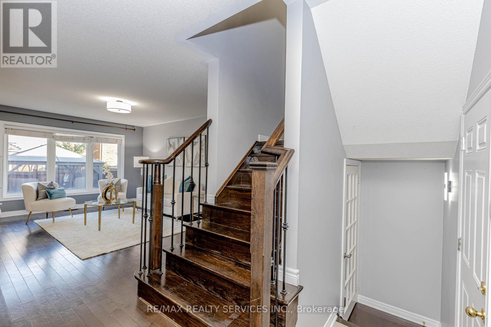 152 Weston Drive, Milton, Ontario  L9T 0V6 - Photo 10 - W12414864