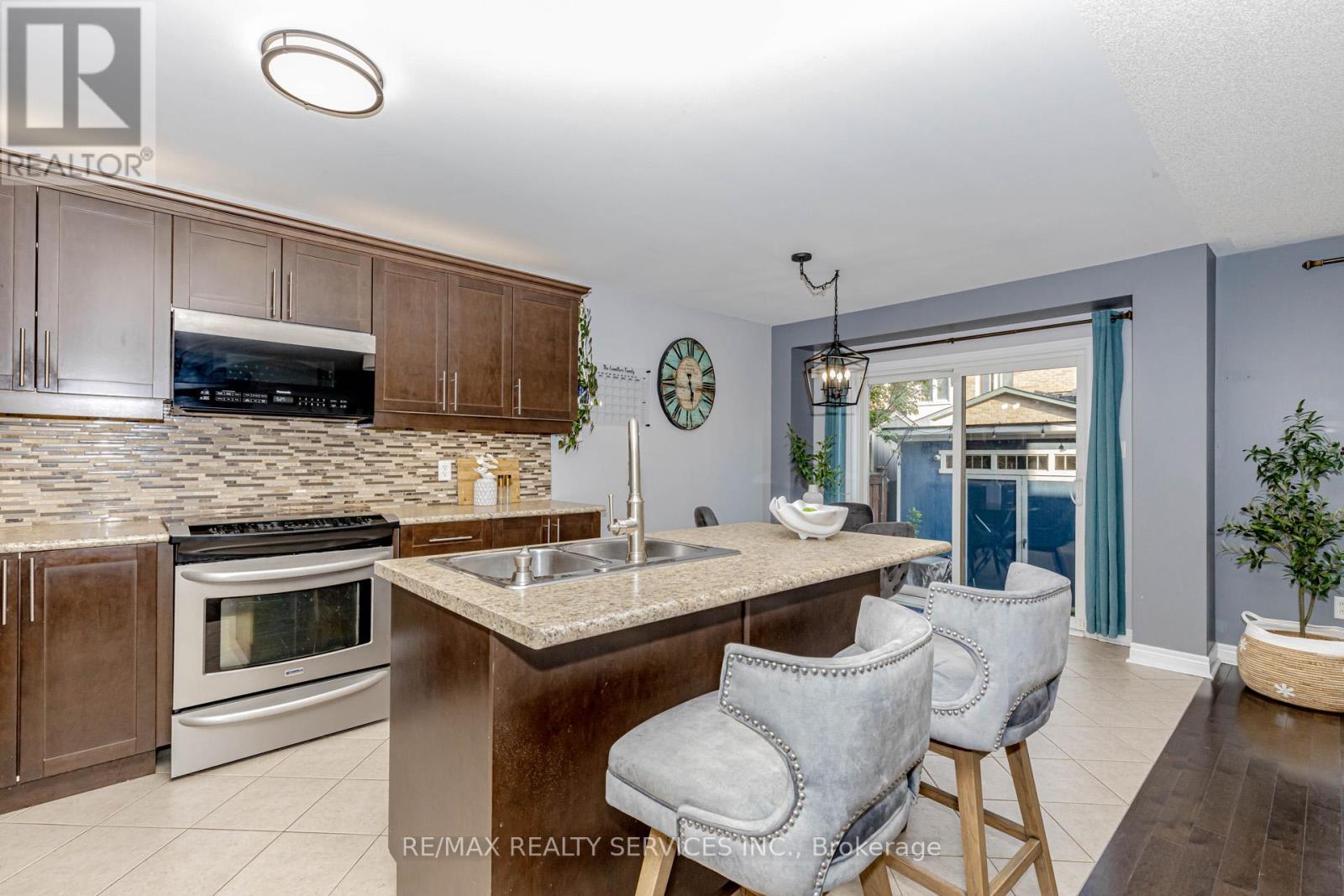 152 Weston Drive, Milton, Ontario  L9T 0V6 - Photo 16 - W12414864