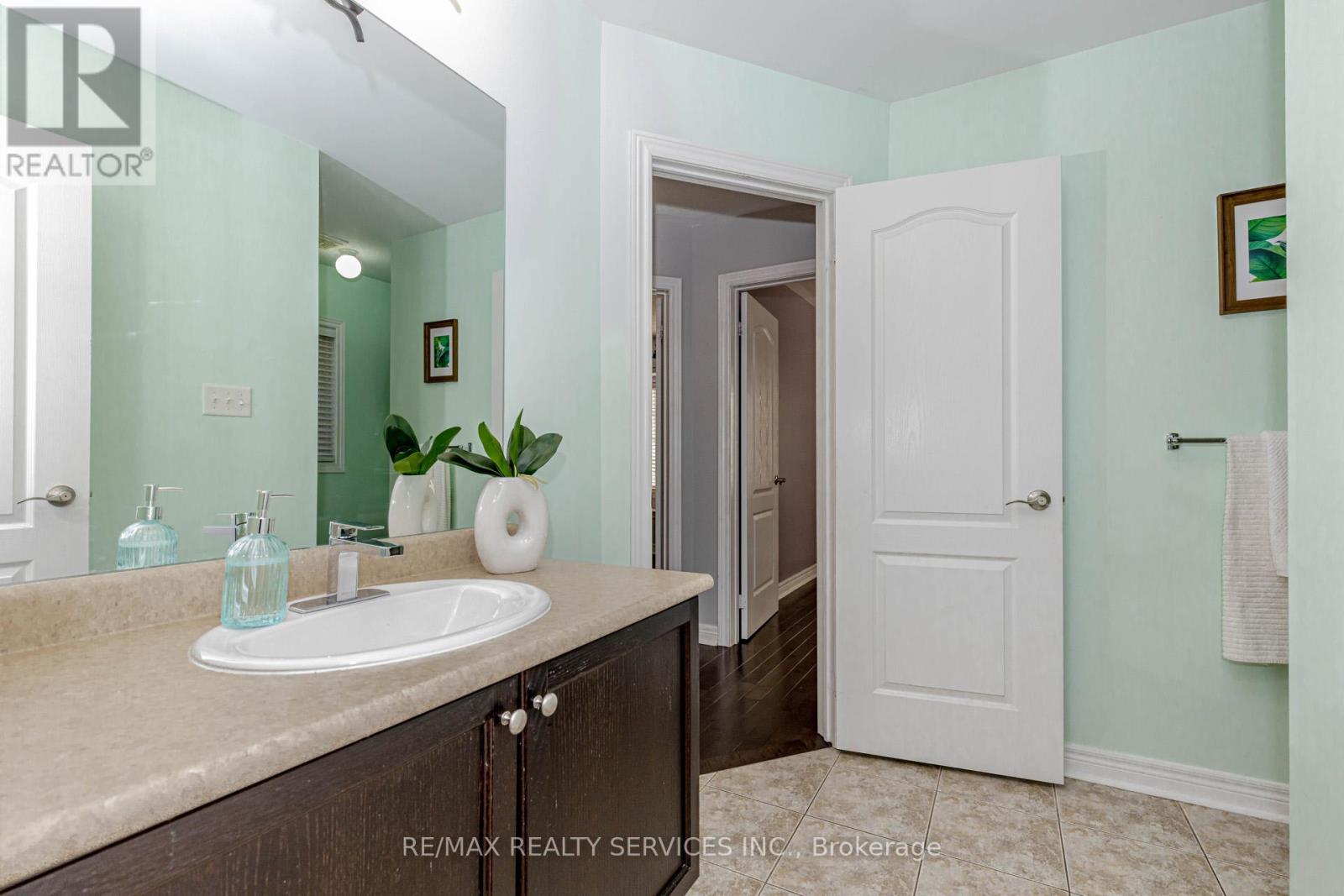 152 Weston Drive, Milton, Ontario  L9T 0V6 - Photo 35 - W12414864