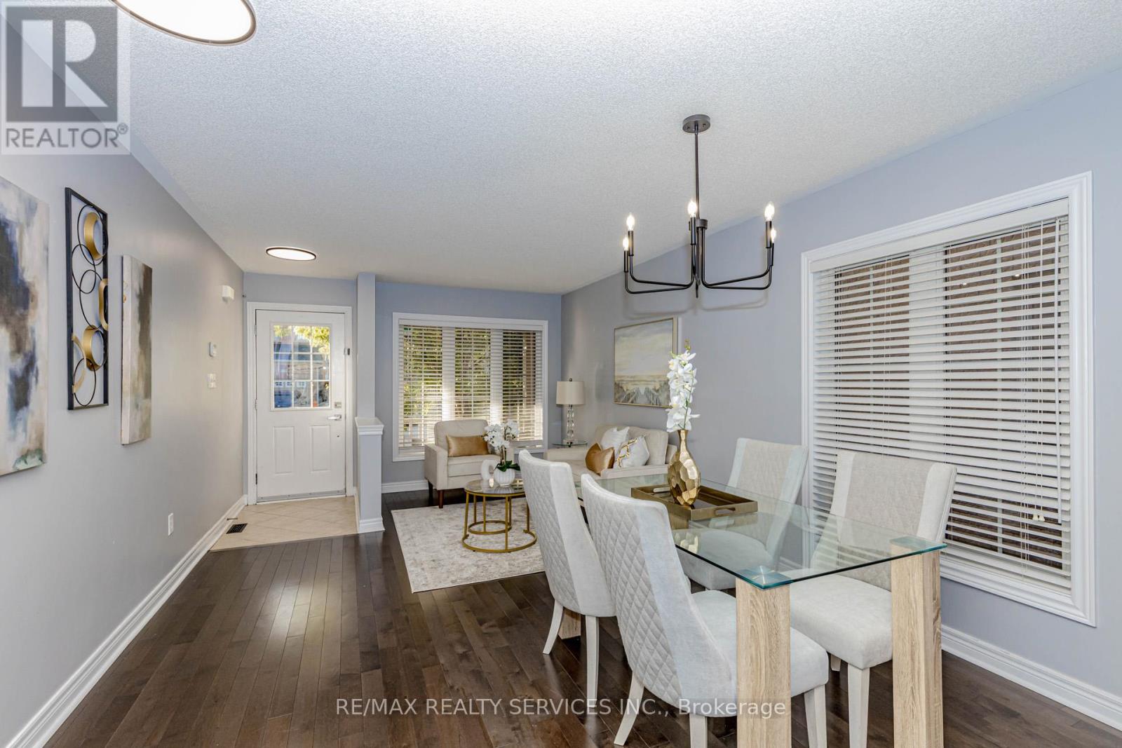 152 Weston Drive, Milton, Ontario  L9T 0V6 - Photo 8 - W12414864