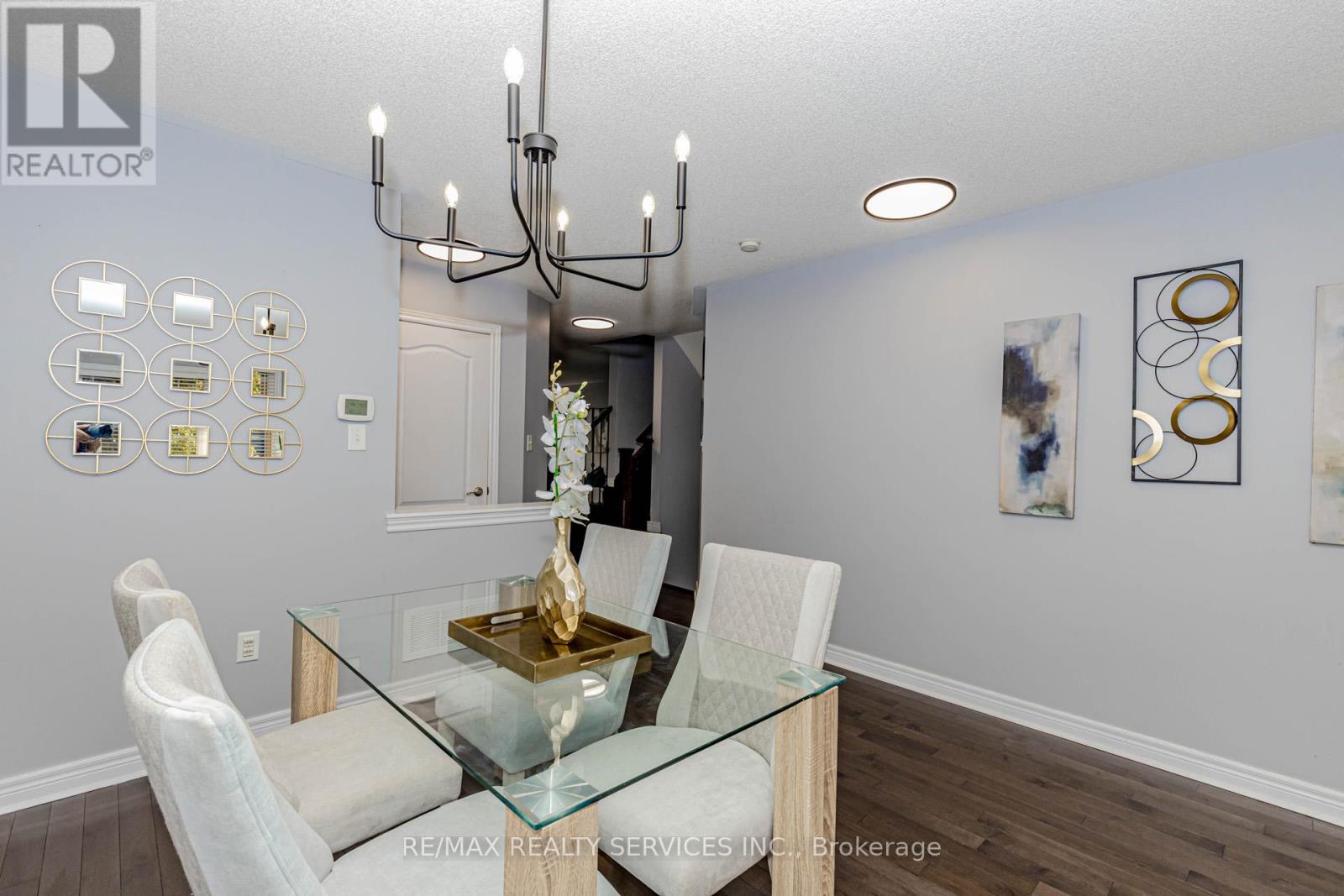 152 Weston Drive, Milton, Ontario  L9T 0V6 - Photo 9 - W12414864