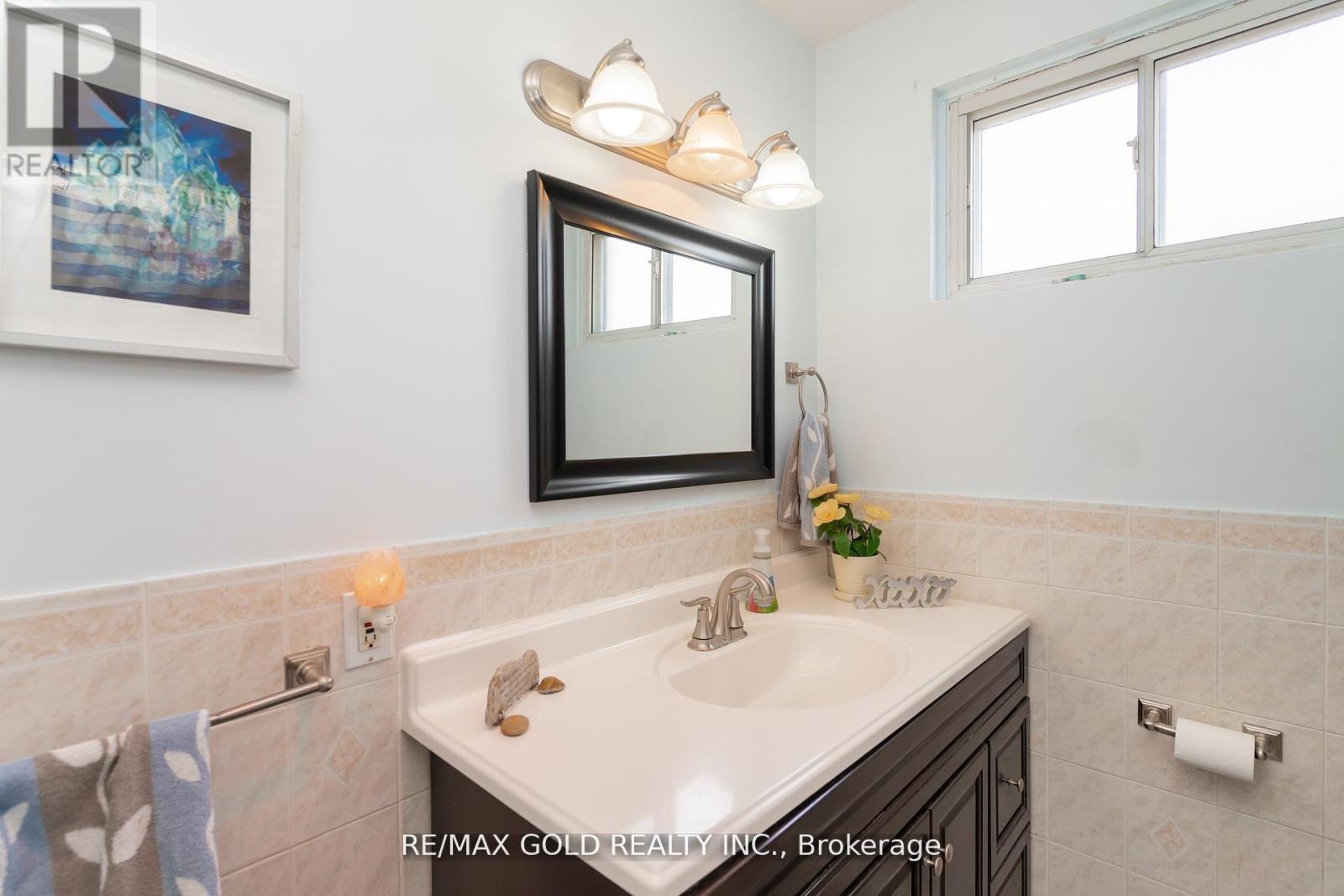 9 Ashwood Crescent, Brampton, Ontario  L6T 1M1 - Photo 22 - W12414892