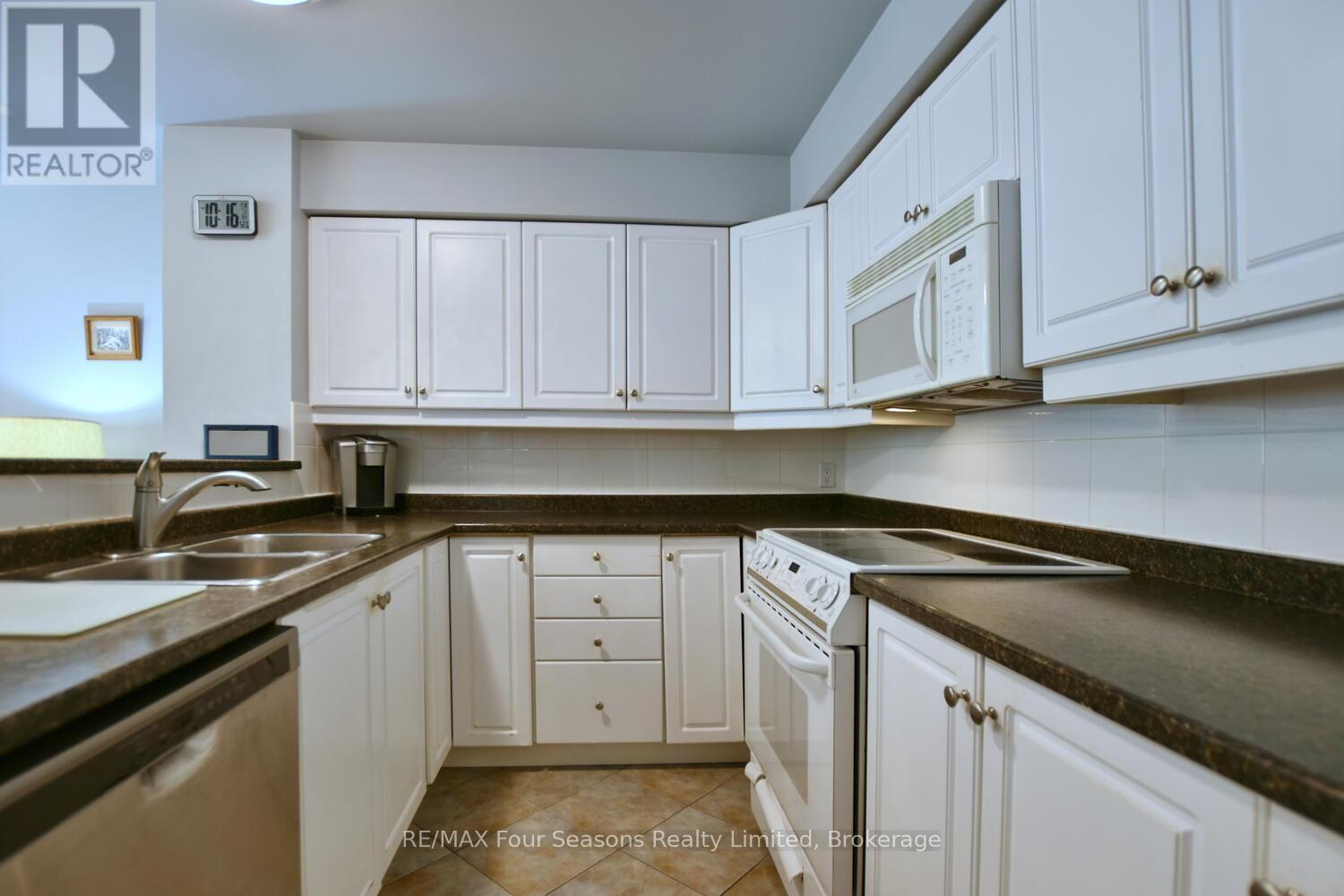 3005 - 750 Johnston Park Avenue, Collingwood, Ontario  L9Y 5C7 - Photo 16 - S12414939