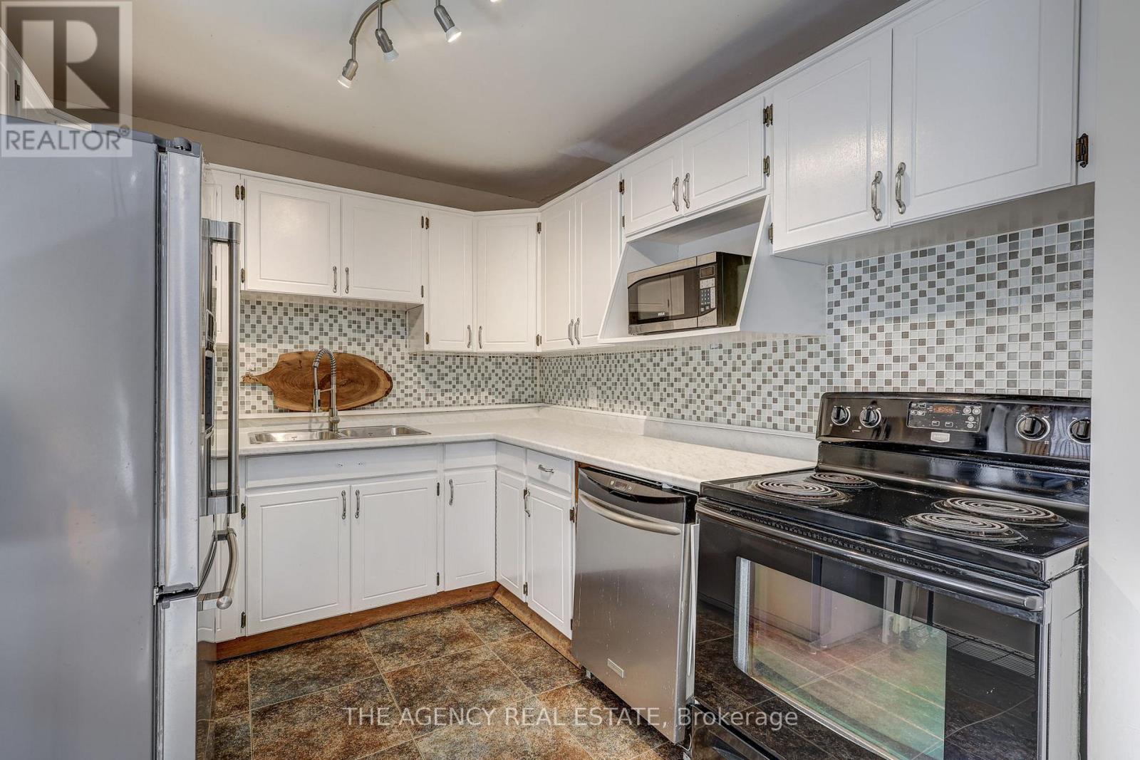 18 May Street, London East, Ontario  N5Z 1C5 - Photo 17 - X12414810