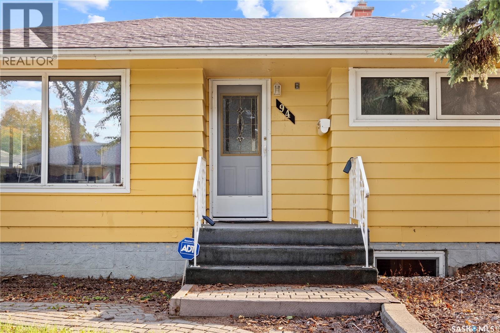 94 Dunning Crescent, Regina, Saskatchewan  S4S 3W1 - Photo 3 - SK018520