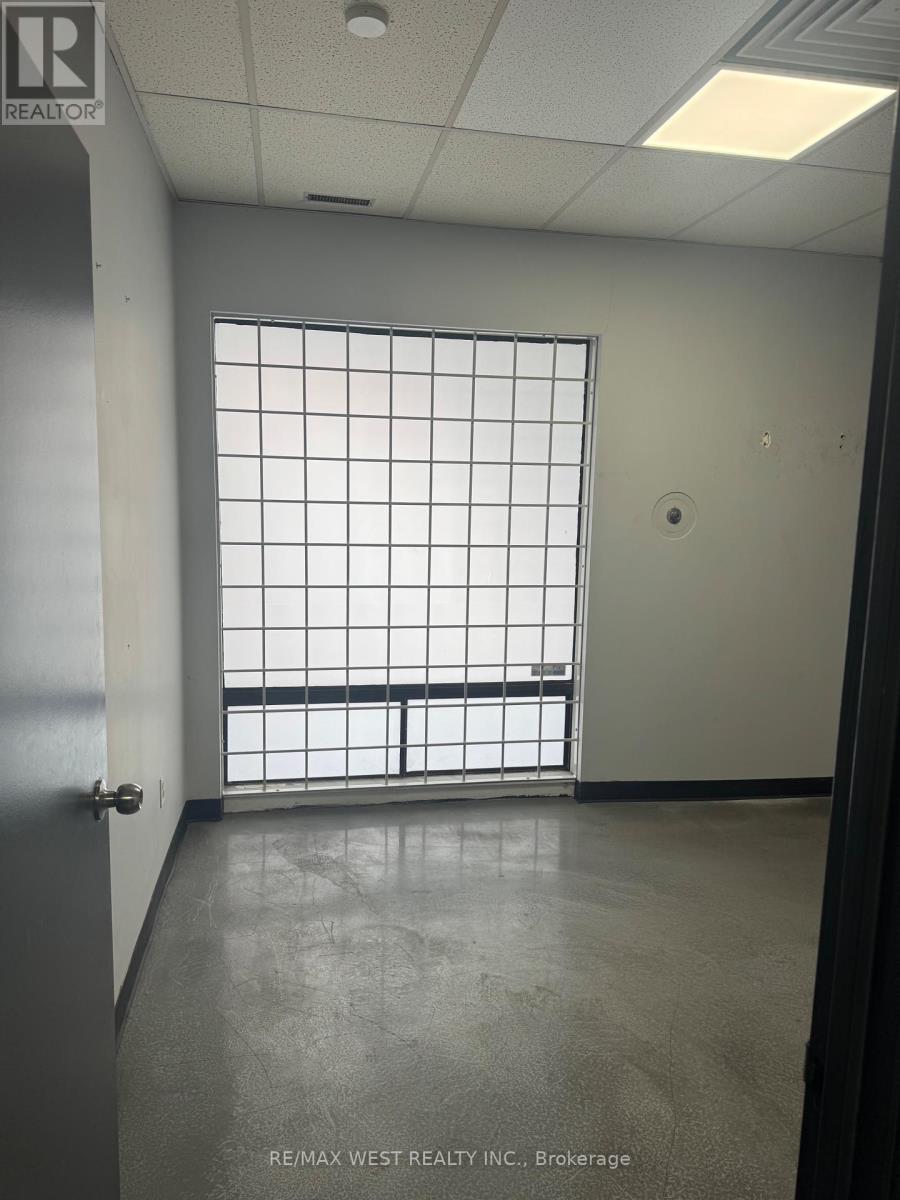 6 - 1331 Matheson Boulevard E, Mississauga, Ontario  L4W 1R1 - Photo 4 - W12410438