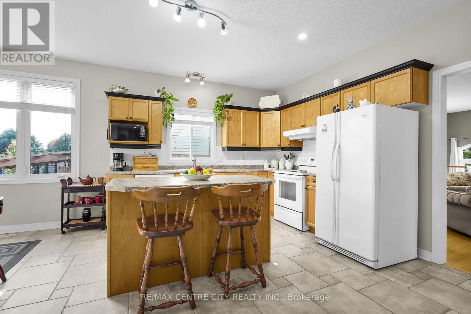 9 Willard Crescent, Middlesex Centre, Ontario  N0L 1R0 - Photo 12 - X12415100