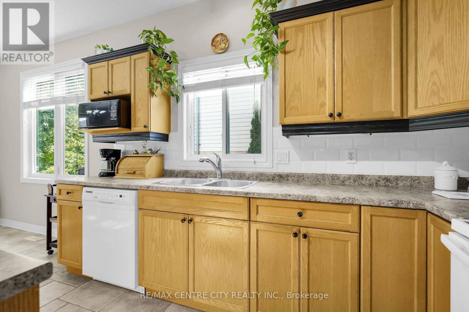 9 Willard Crescent, Middlesex Centre, Ontario  N0L 1R0 - Photo 16 - X12415100