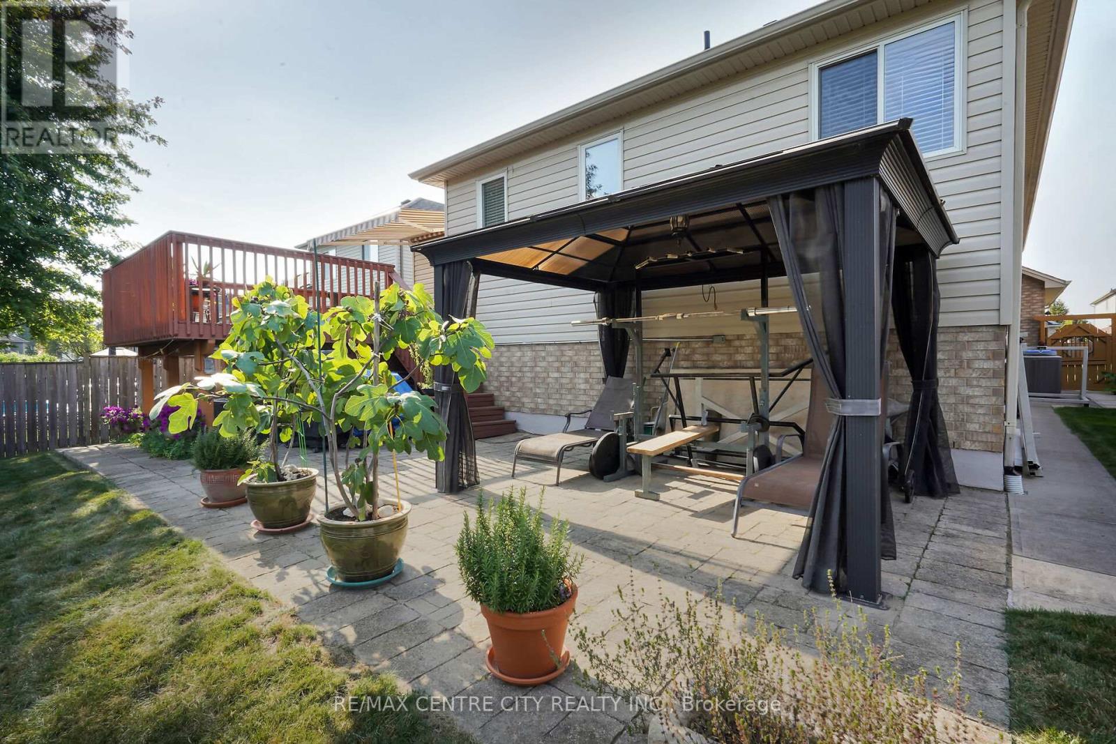 9 Willard Crescent, Middlesex Centre, Ontario  N0L 1R0 - Photo 42 - X12415100